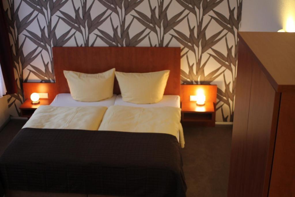Hotel Schwarzer Adler Jever Quarto foto